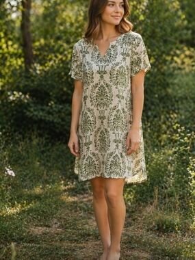 Kara and Kate Cream Green Damask Short Sleeve Boho Shift Dress NWT Medium